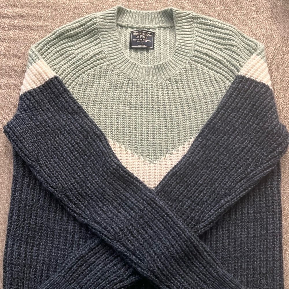 Abercrombie Sweater NWOT
